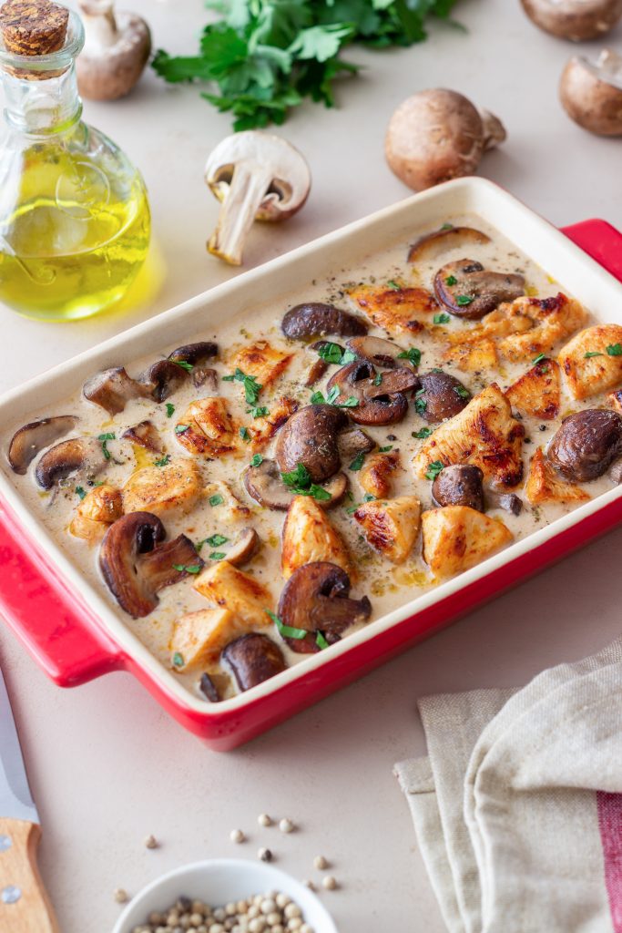 Pollo con Patatas y Champiñones a la Crema 